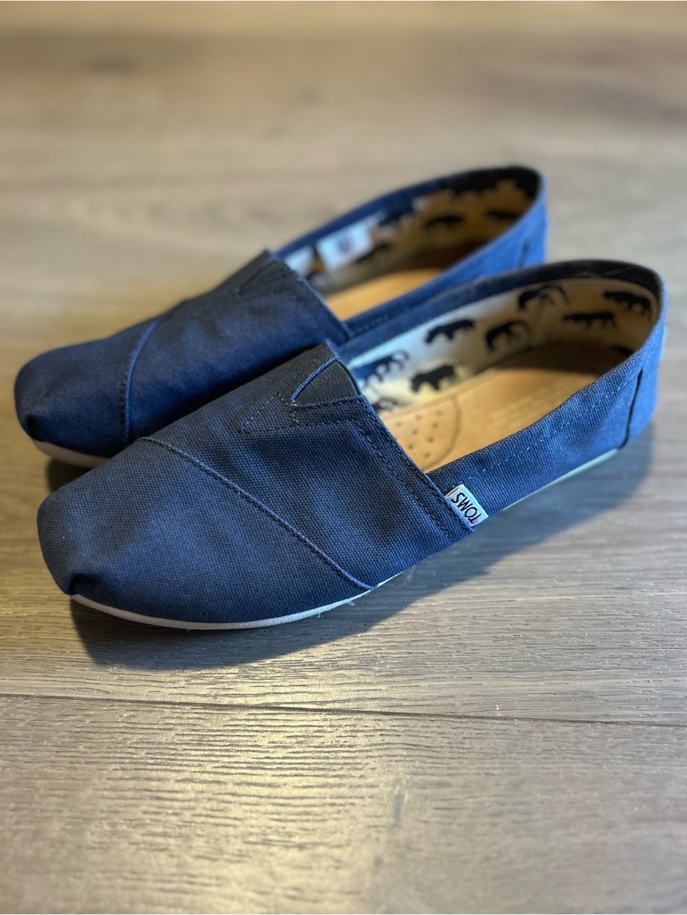EUC Toms Navy Canvas Classics - Picture 7 of 15